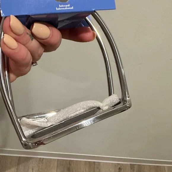 Coronet Silver English Riding Horse Stirrups - Picture 3 of 4
